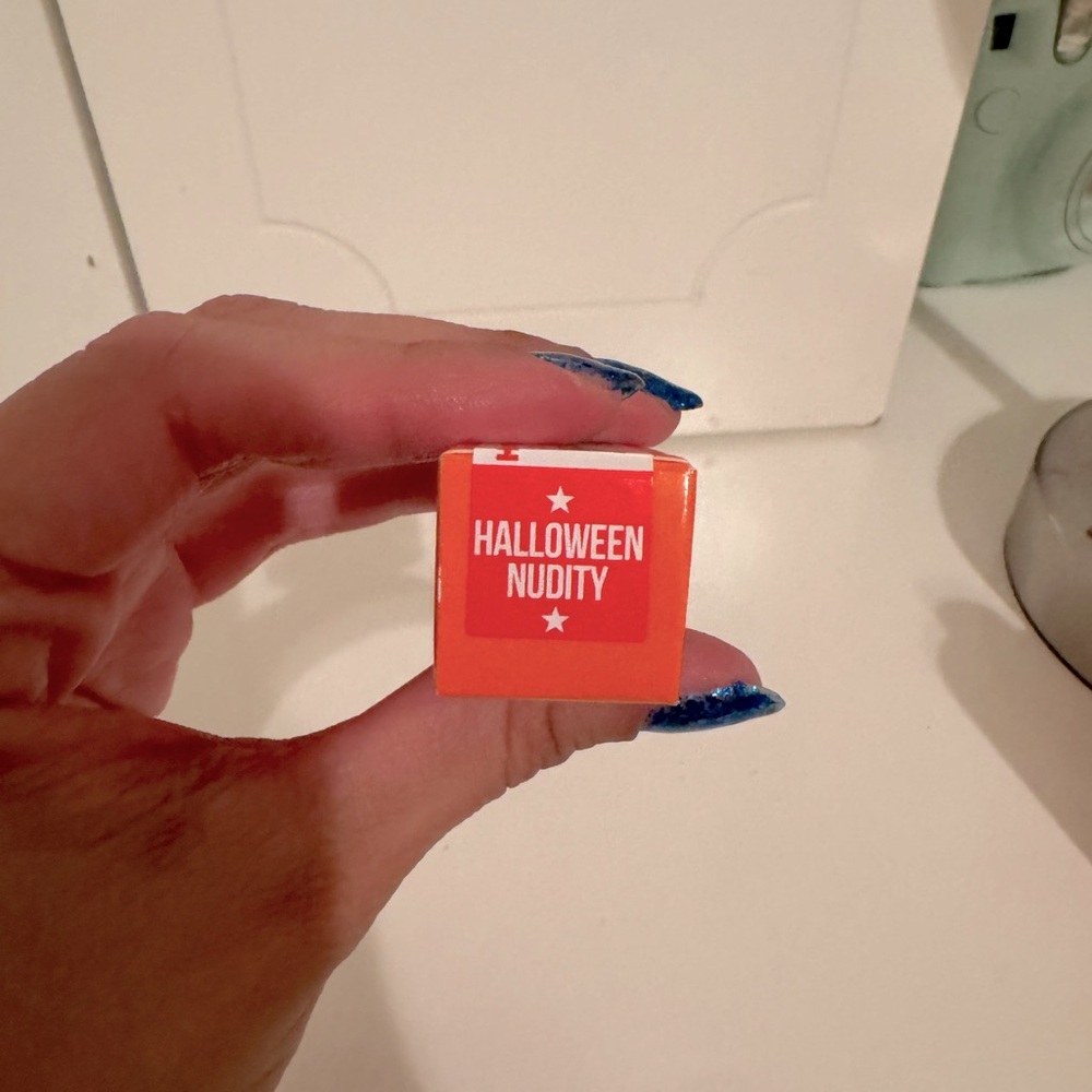 Jeffree Star Velour mini Liquid Lipstick Color Halloween Nudity